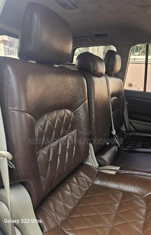 Toyota Land Cruiser 4.0 V6 GX-R 2013 Silver