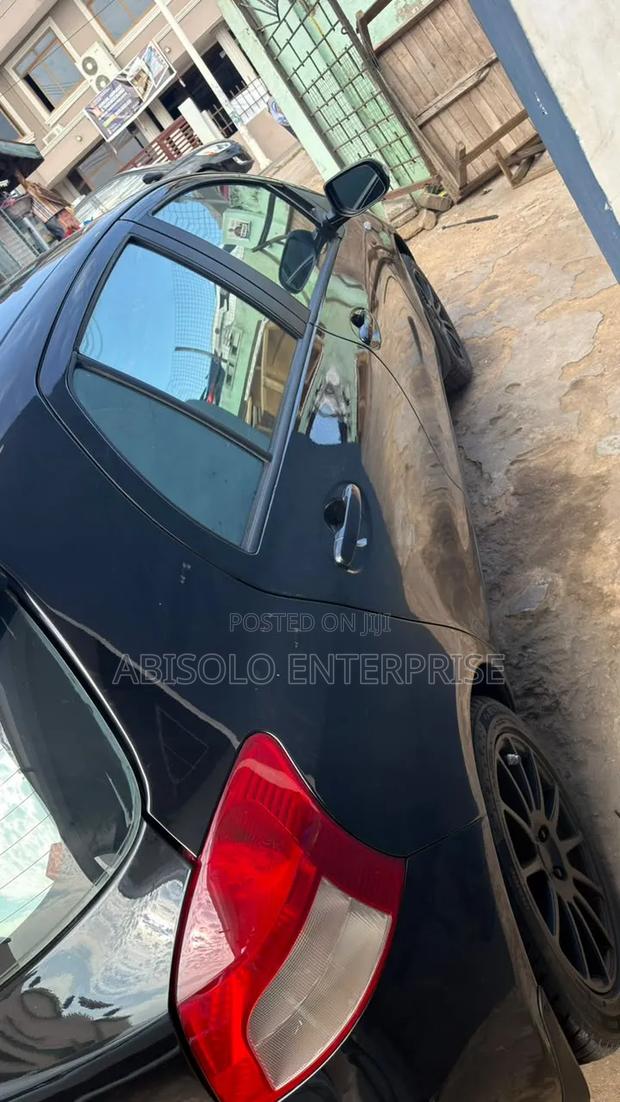 Toyota Yaris 2010 Black
