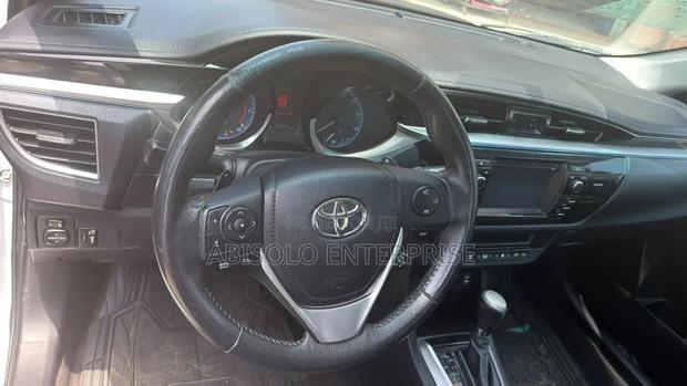Toyota Corolla 2016 White