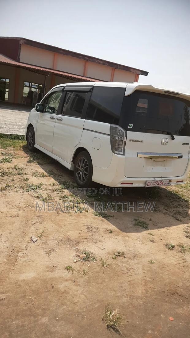 Honda Stepwgn 2012 White