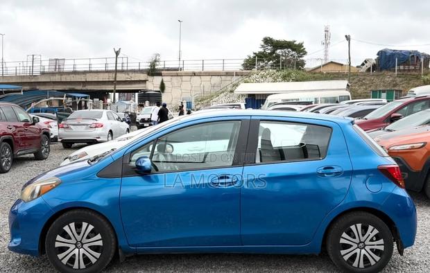 Toyota Yaris 2015 Blue