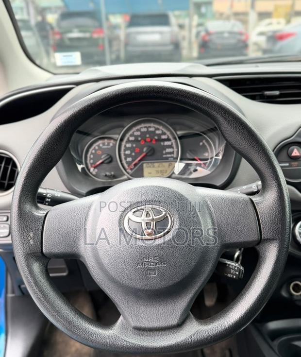 Toyota Yaris 2015 Blue