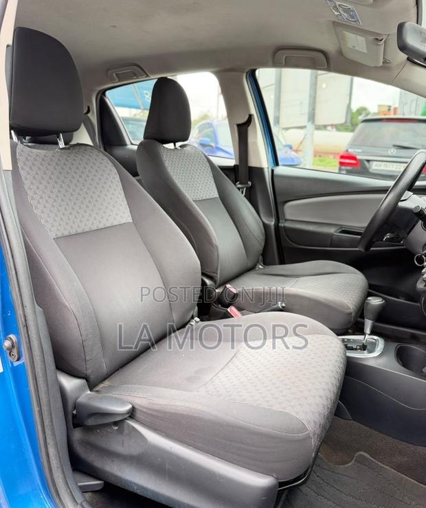 Toyota Yaris 2015 Blue