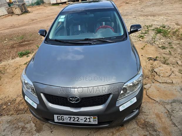 Toyota Corolla 2010 Gray