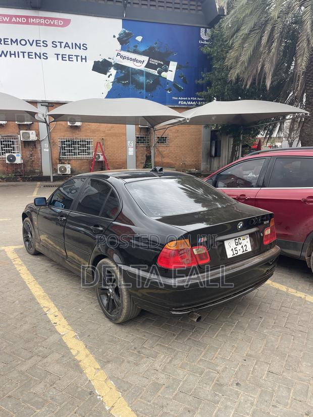 BMW 328i 2000 Black
