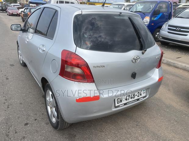 Toyota Yaris 2010 Silver