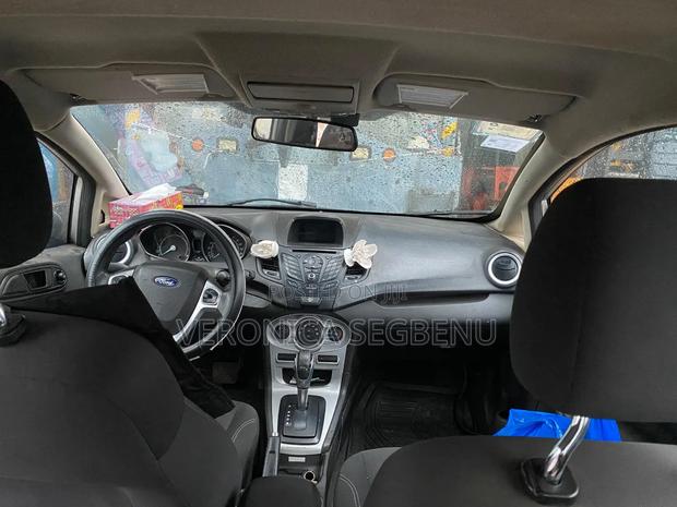 Ford Fiesta 2017 Silver