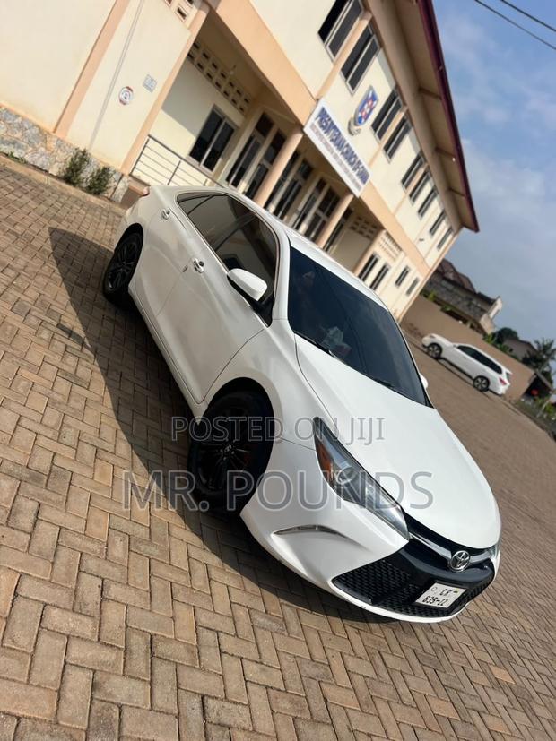 Toyota Camry 2016 White