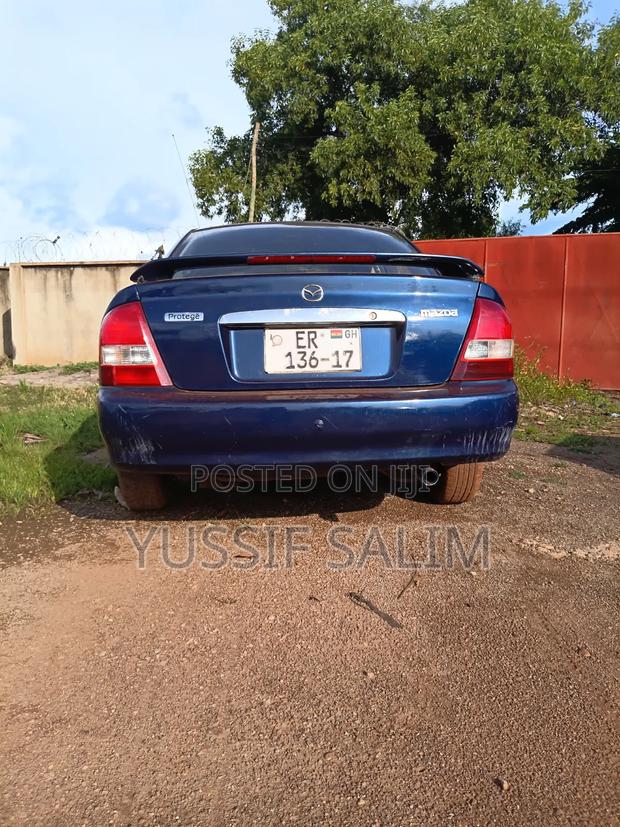 Mazda Protege DX 2000 Blue