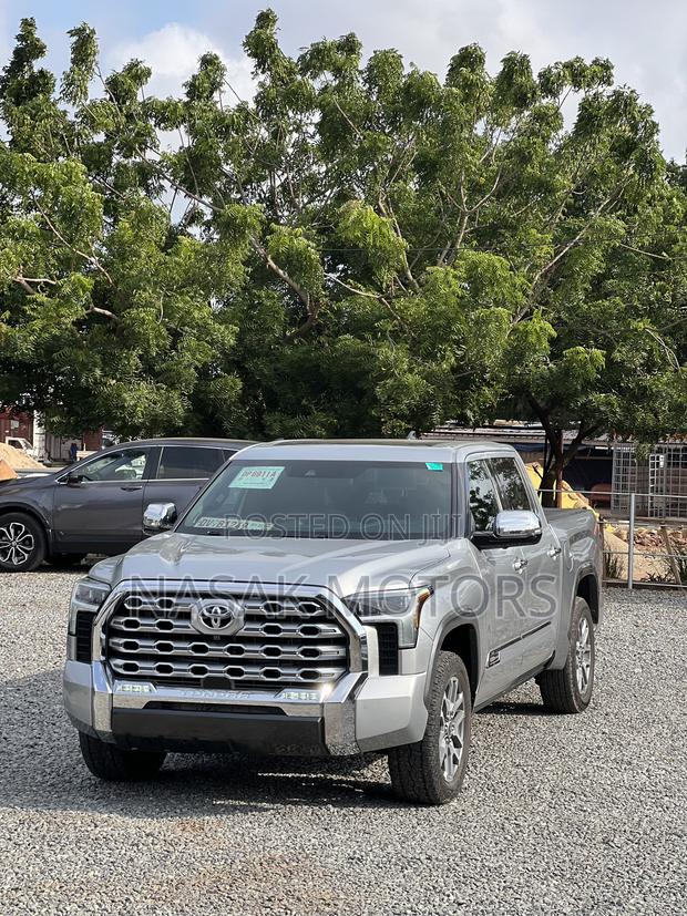 Toyota Tundra 1794 2022 Silver