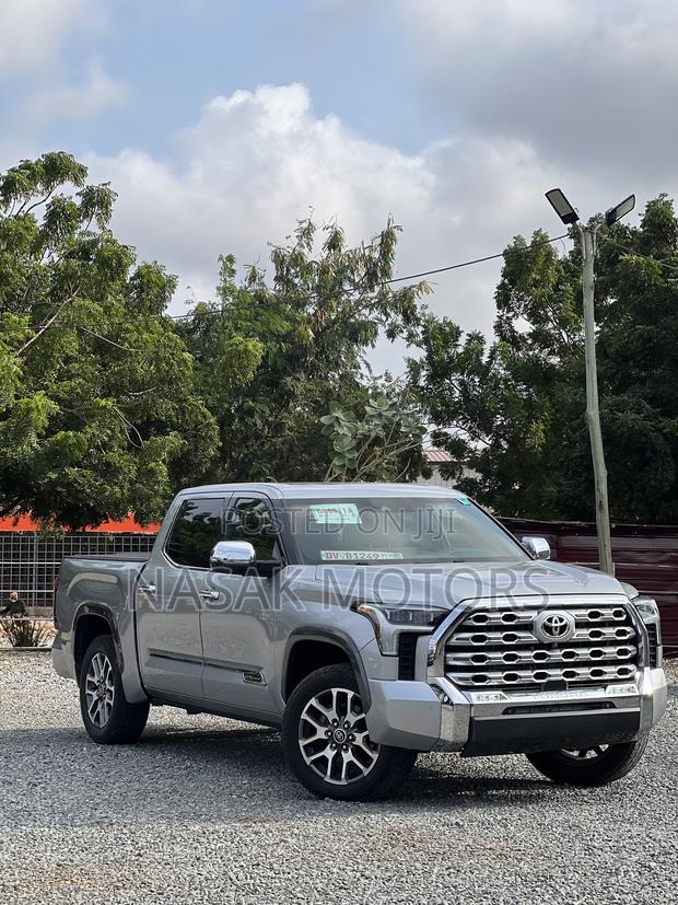 Toyota Tundra 1794 2022 Silver