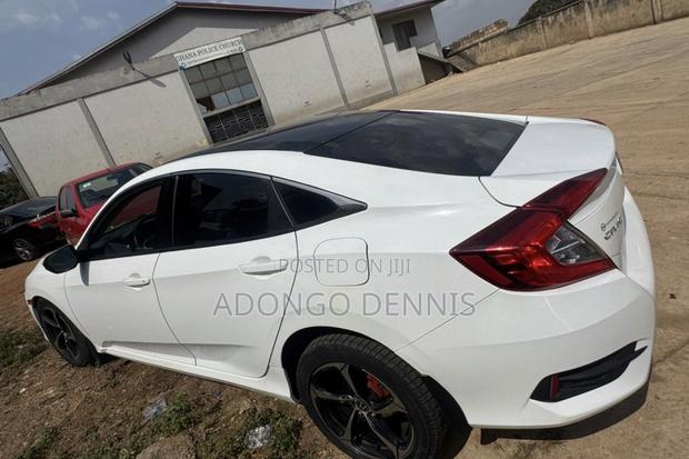 Honda Civic EX 4dr Hatchback (1.5L 4cyl) 2017 White