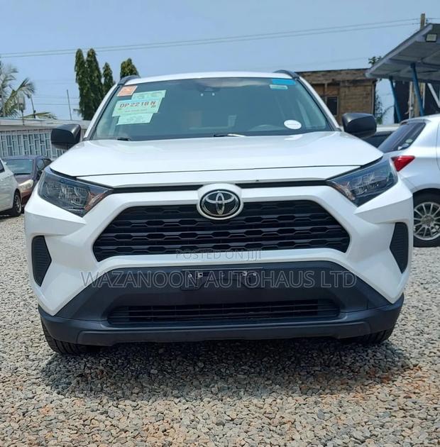 Toyota RAV4 XLE AWD 2020 White