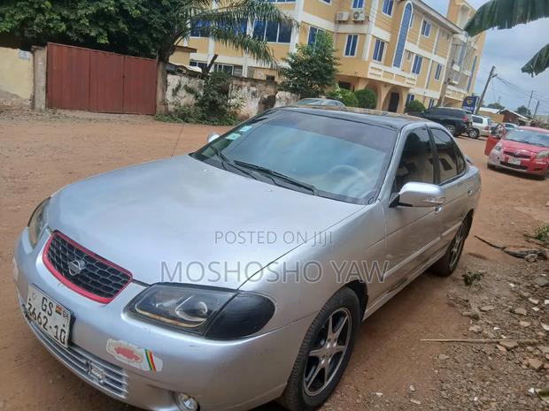 Nissan Sentra 2000 Silver