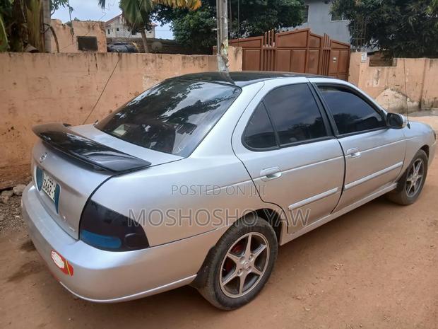 Nissan Sentra 2000 Silver