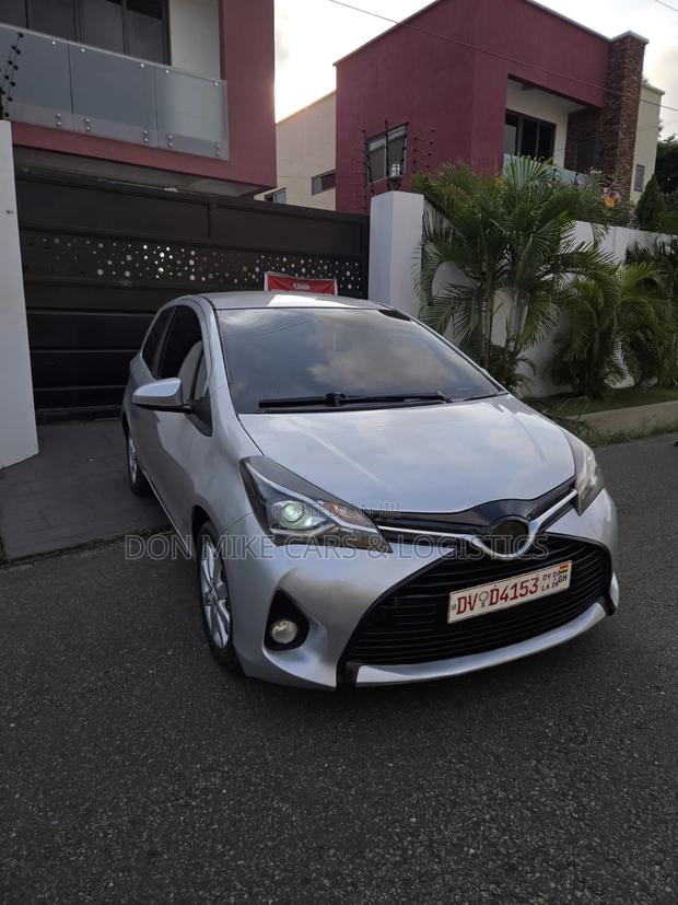 Toyota Yaris L Hatchback 3dr 2015 Silver