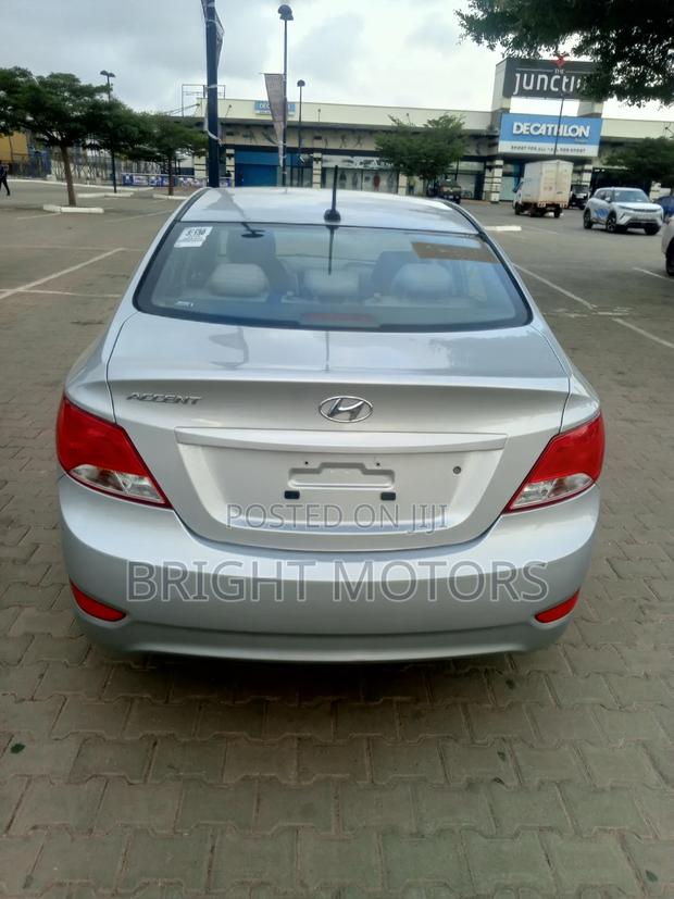 Hyundai Accent SE Sedan 2017 Silver
