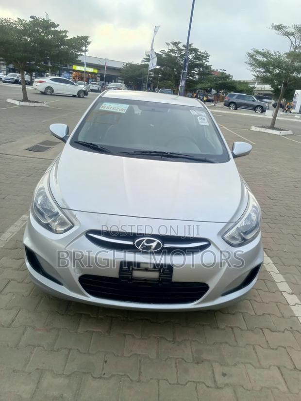 Hyundai Accent SE Sedan 2017 Silver