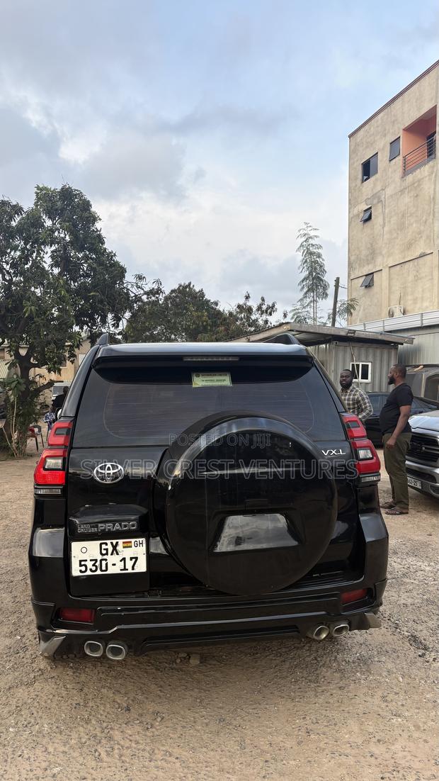 Toyota Land Cruiser Prado 2017 Black