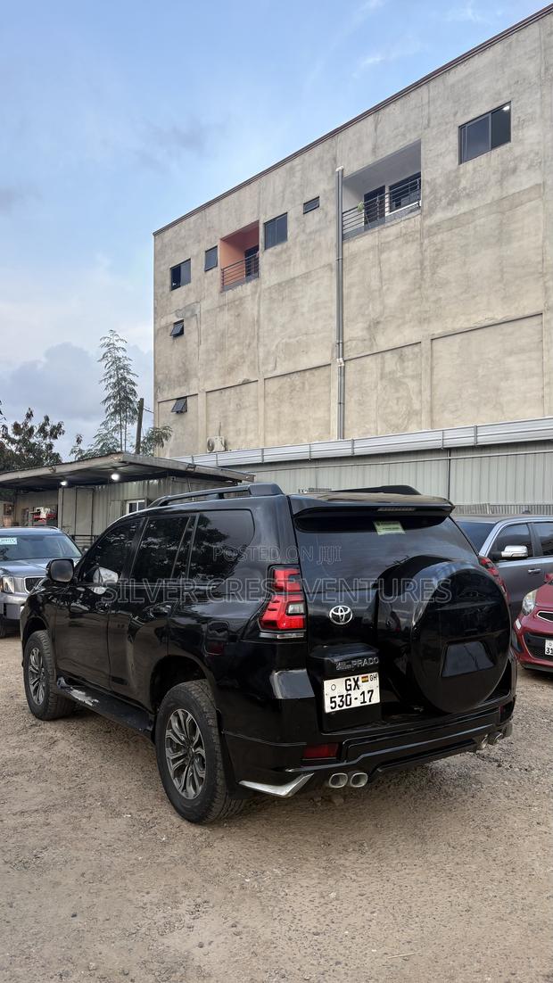 Toyota Land Cruiser Prado 2017 Black