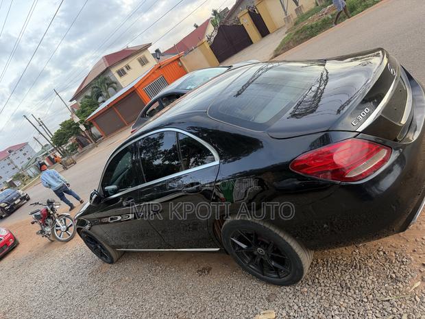 Mercedes-Benz C300 2015 Black