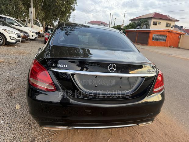 Mercedes-Benz C300 2015 Black