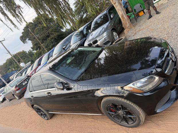Mercedes-Benz C300 2015 Black