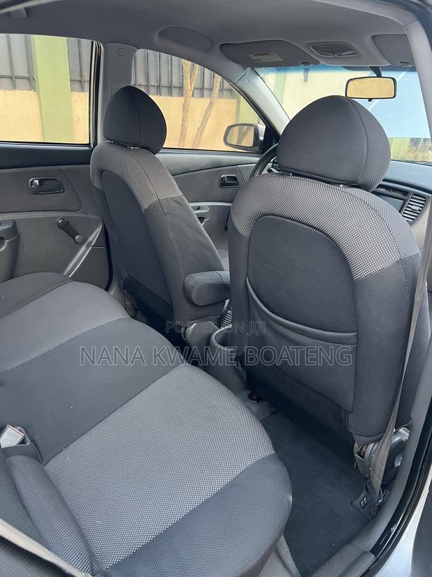 Kia Rio Base 4dr Sedan (1.6L 4cyl 5M) 2010 Silver