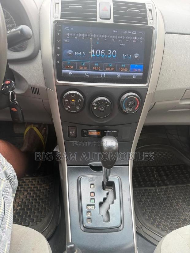 Toyota Corolla 2010 Black