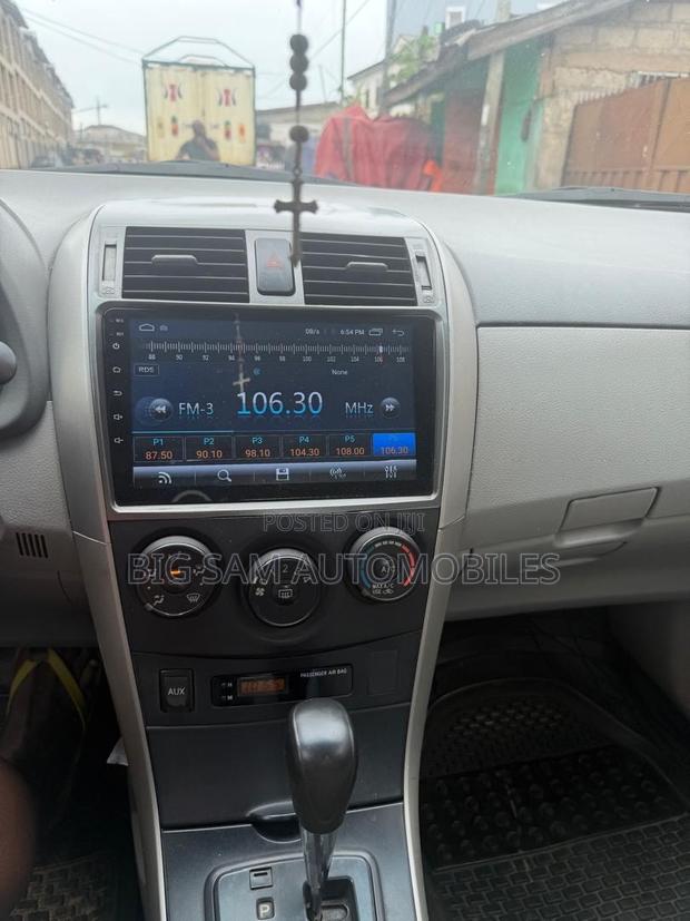 Toyota Corolla 2010 Black