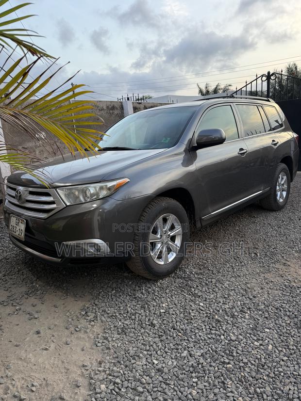 Toyota Highlander Limited 3.5l 4WD 2013 Gray