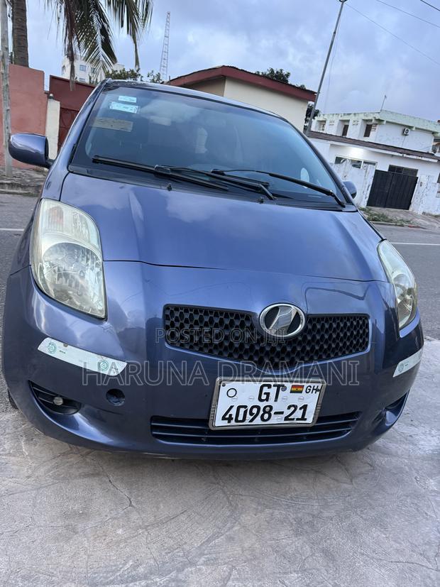 Toyota Vitz 1.3 AWD 5dr 2010 Blue