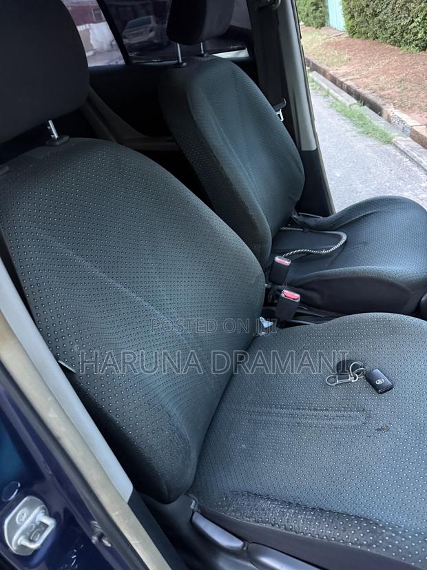 Toyota Vitz 1.3 AWD 5dr 2010 Blue