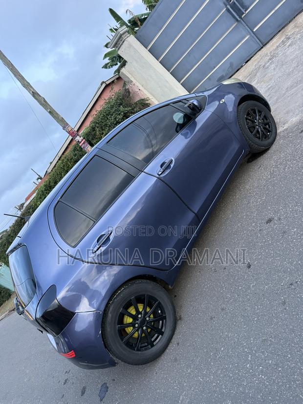 Toyota Vitz 1.3 AWD 5dr 2010 Blue
