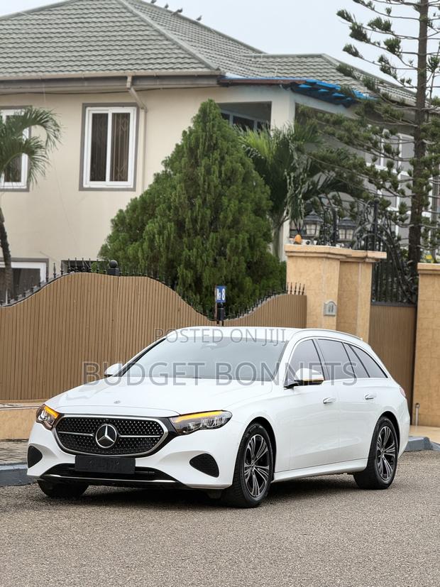 Mercedes-Benz E200 2025 White