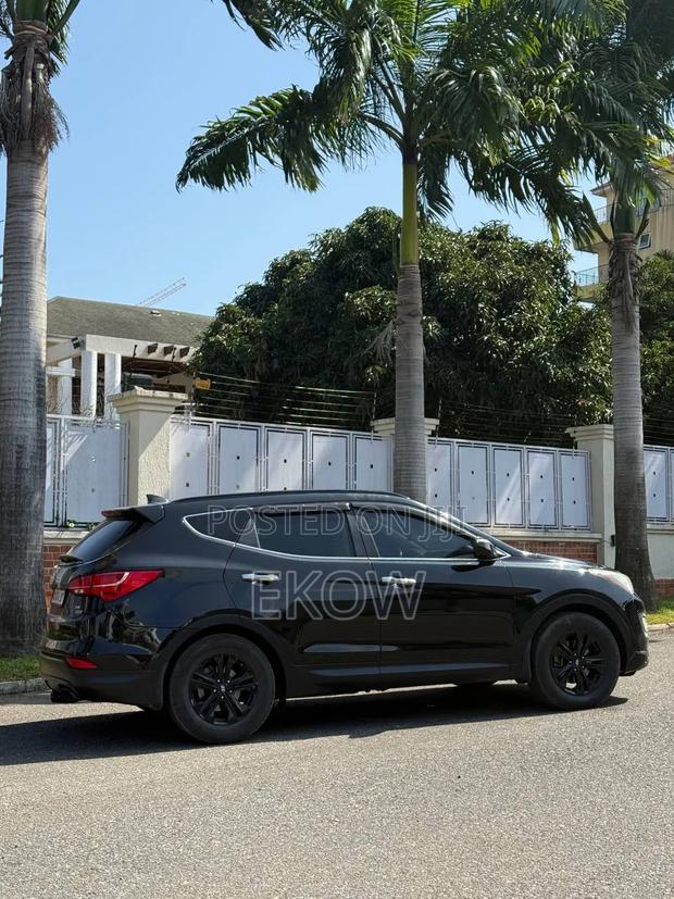 Hyundai Santa Fe 2016 Black