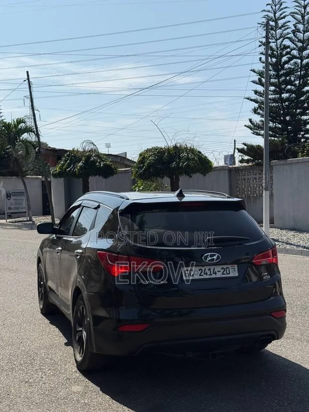 Hyundai Santa Fe 2016 Black