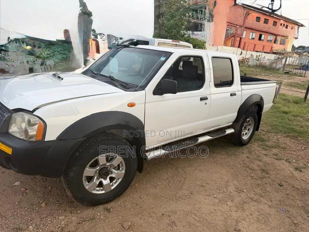 Nissan Pick-Up 2016 White