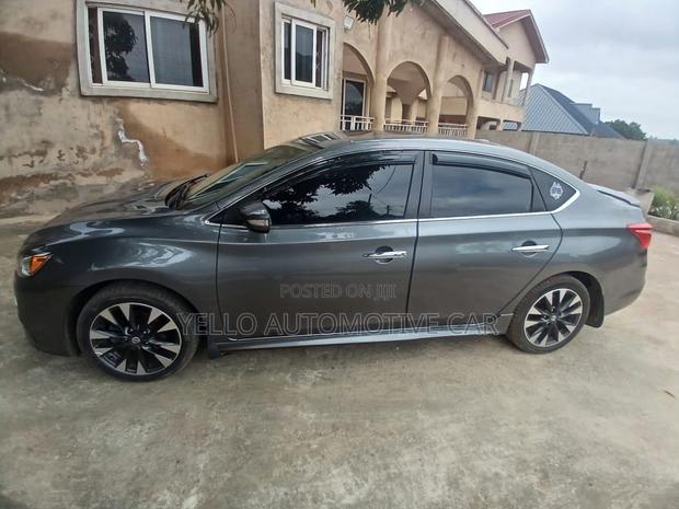 Nissan Sentra SR 2019 Gray