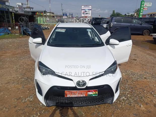 Toyota Corolla 2018 White