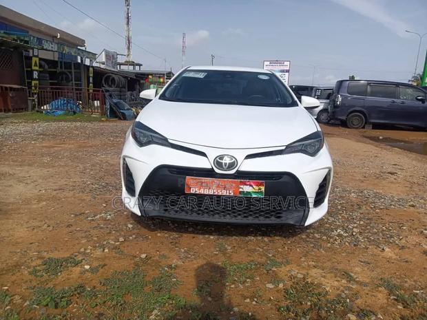 Toyota Corolla 2018 White