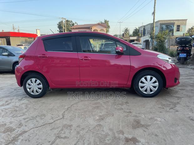 Toyota Vitz 2011 Pink
