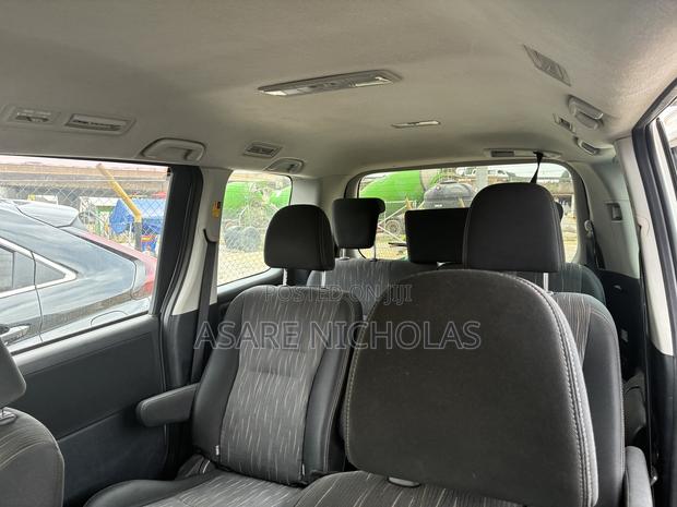 Toyota Voxy 2013 White