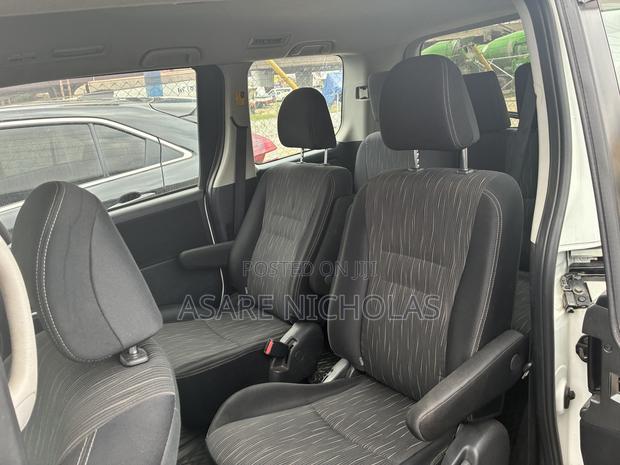 Toyota Voxy 2013 White