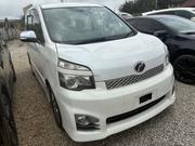 Toyota Voxy 2013 White for sale