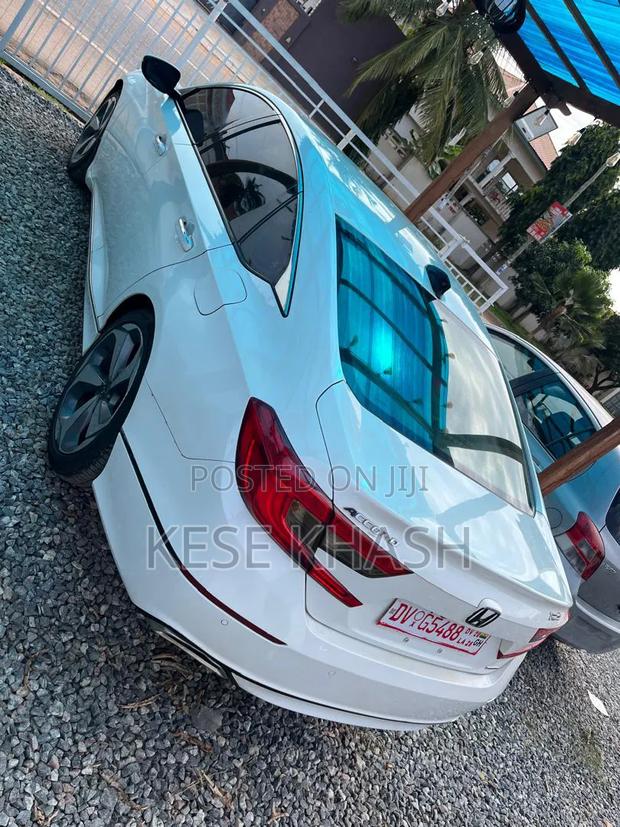 Honda Accord Touring 2018 White