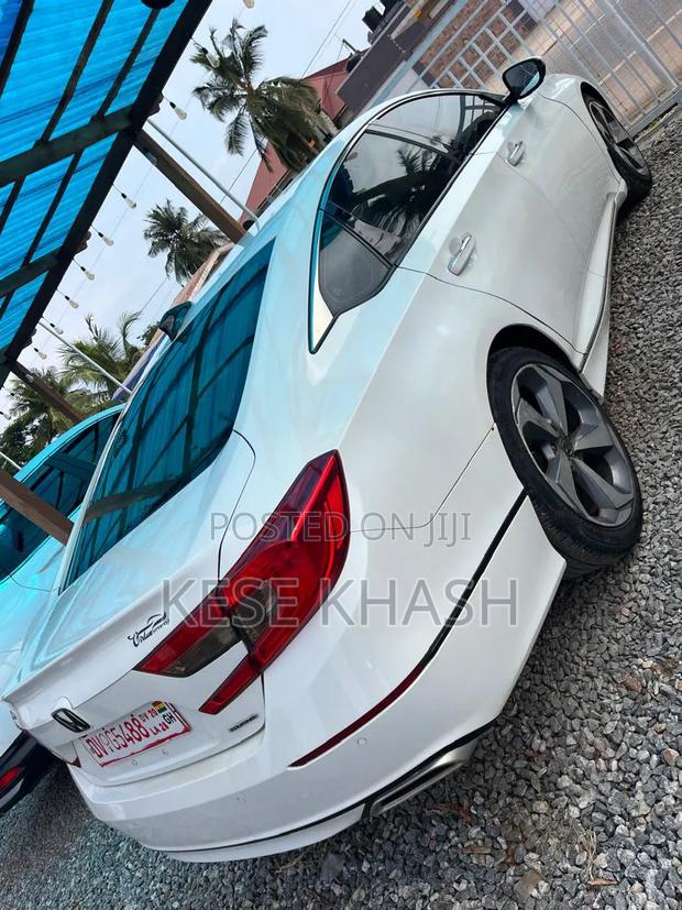 Honda Accord Touring 2018 White