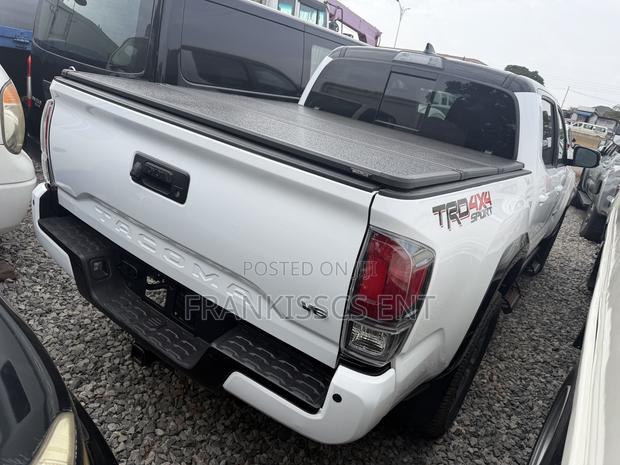 Toyota Tacoma Limited 2018 White