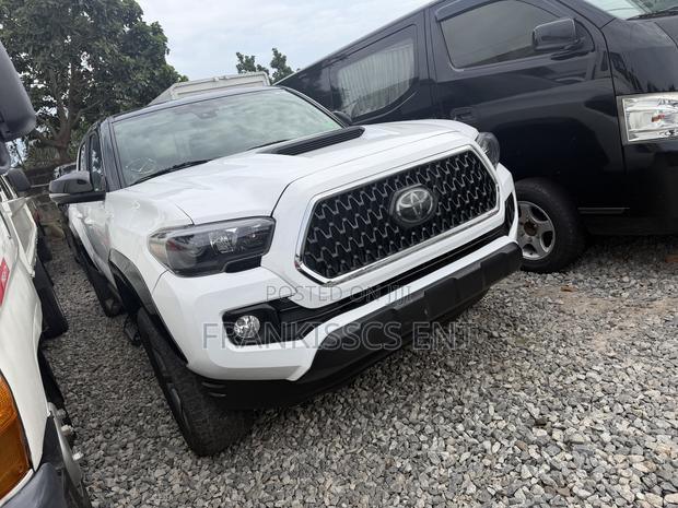 Toyota Tacoma Limited 2018 White