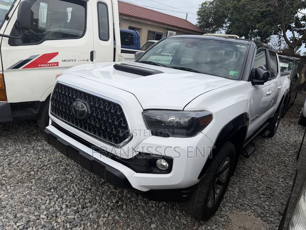 Toyota Tacoma Limited 2018 White